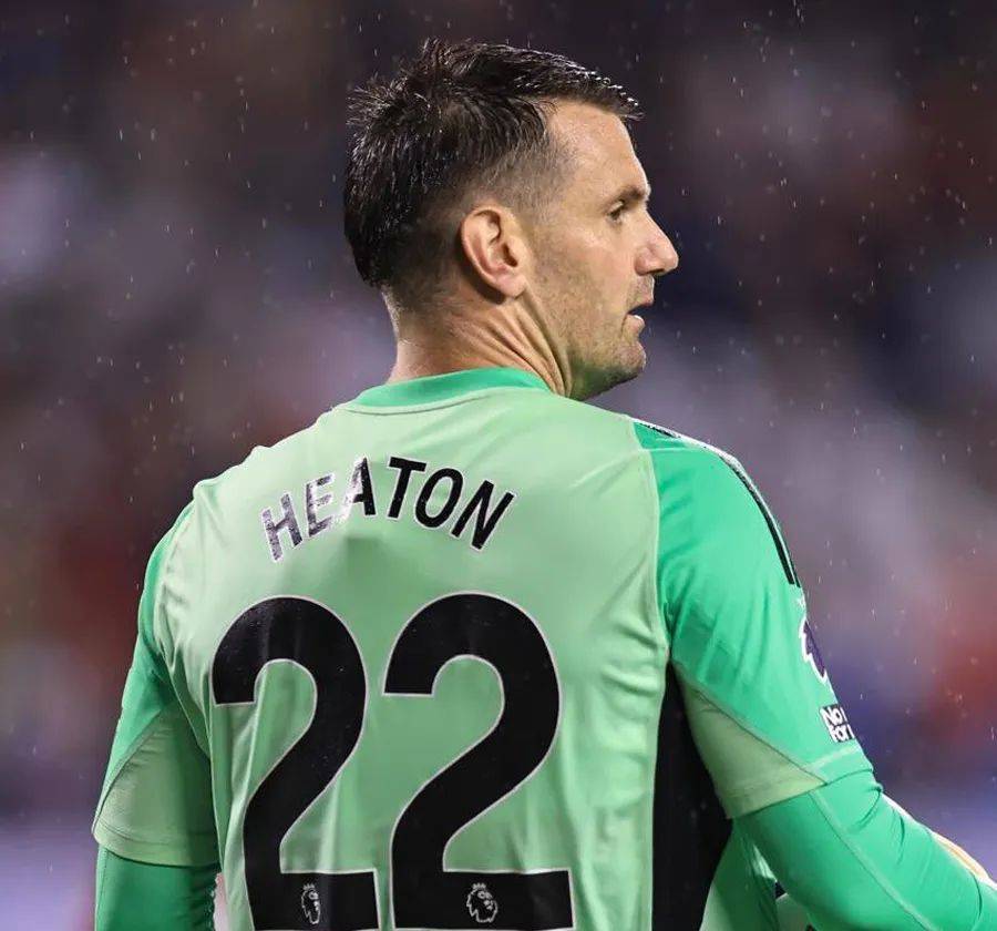 曼联陪练或首发战阿森纳！接洽大巴黎门神后放弃，签他耗费8000万